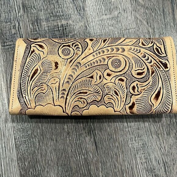 NEW Western handmade leather Elegant Tan Embossed Women's wallet - Picture 2 of 11